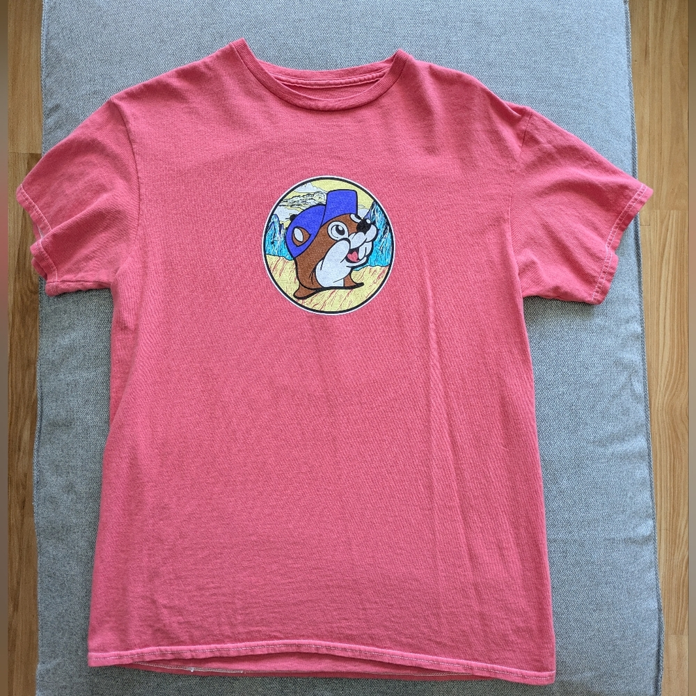 Buc-ee's Pink Shirt - Size Medium - Not All Who Wander Are Lost